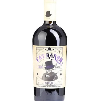 Garrafa de vinho tinto Shiraz Fat Baron 2022 com rótulo creme e desenho de homem com cartola preta