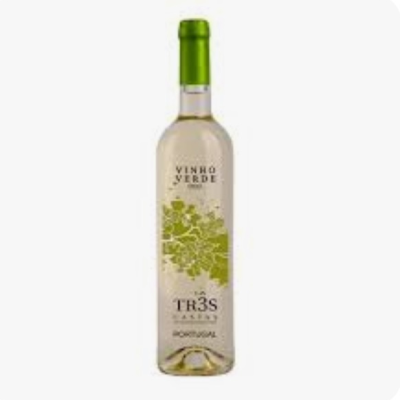 Garrafa de vinho branco Vinho Verde com rótulo e rolha verdes