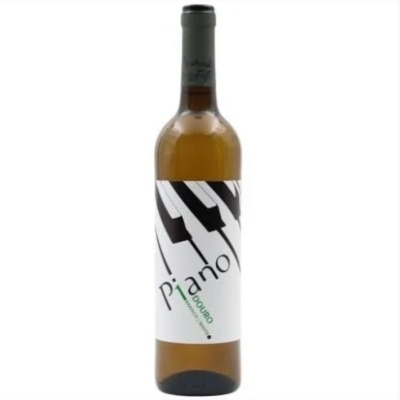 Garrafa de vinho branco com rótulo de piano e texto 'Piano Douro'.