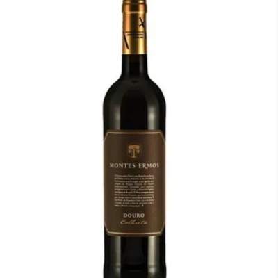 Garrafa de vinho Montes Ermos com rótulo castanho e cápsula dourada