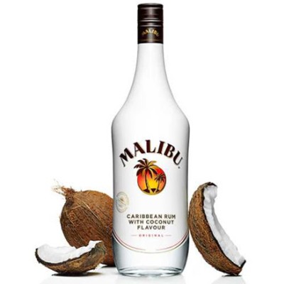Malibu Coco 70CL Garrafa Malibu branca com cocos abertos ao redor
