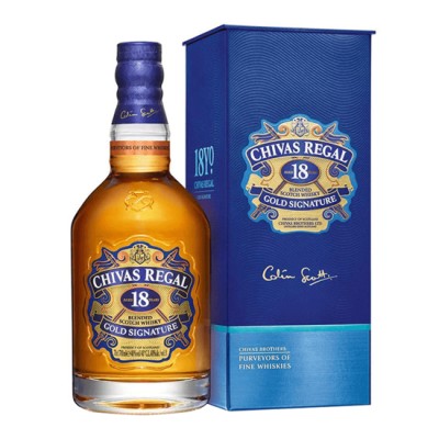 Chivas Regal 18 anos Gold Signature Garrafa de whisky Chivas Regal 18 anos com caixa azul