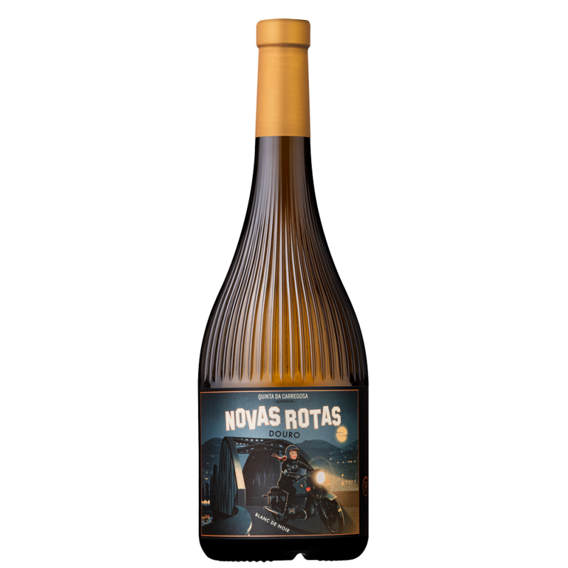 Quinta da Carregosa Novas Rotas Blanc de Noir Branco 2022 Garrafa de vinho Novas Rotas Douro com rótulo de motociclista noturno