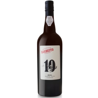 Madeira Barbeito 10 Anos Boal Garrafa de rum Barbeito 10 anos com rótulo branco em fundo isolado