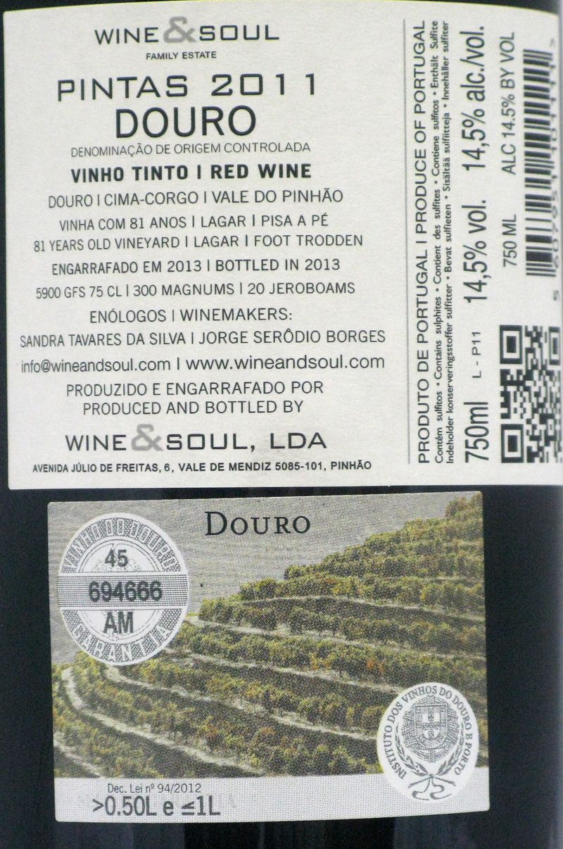 Pintas Tinto 2011 Wine & Soul Etiqueta de vinho tinto Pintas 2011 Douro com informações e imagem de vinhas em terraços