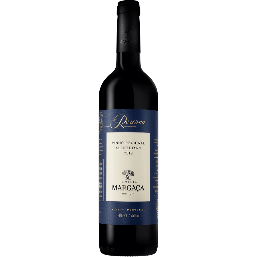 Família Margaça Reserva Tinto 2020 Garrafa de vinho tinto Família Margaça Vinho Regional Alentejano 2019 com rótulo azul e branco