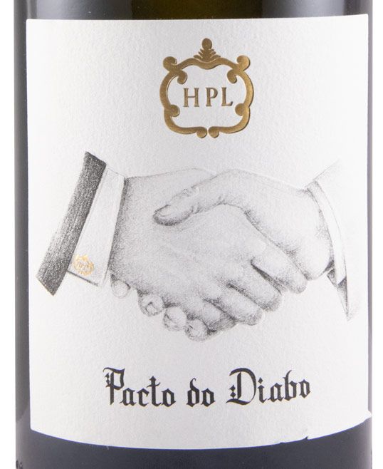 Herdade Papa Leite Pacto do Diabo Branco 2023 Etiqueta branca com aperto de mão desenhado e texto Pacto do Diabo