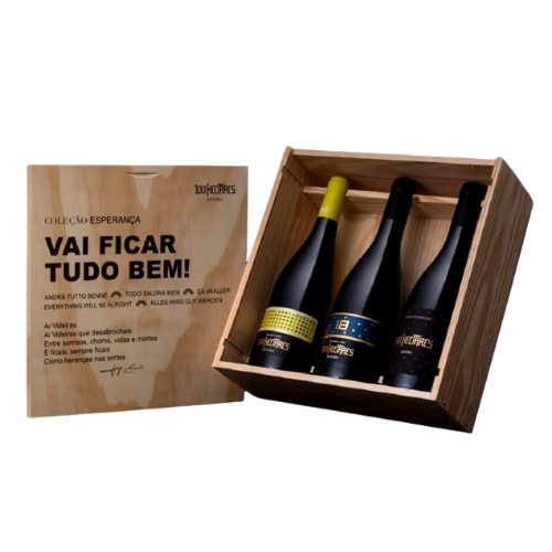 Conjunto 3 Garrafas 100 Hectares Coleção Esperança Conjunto de três garrafas de vinho em caixa de madeira com tampa escrita em português