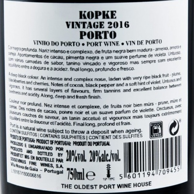 Rótulo de vinho do Porto KOPKE VINTAGE 2016 com texto descritivo e código de barras