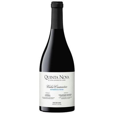 Garrafa de vinho tinto Quinta Nova Vinha Centenária com rótulo branco e texto preto