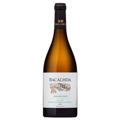 Garrafa de vinho branco Bacalhôa Encruzado 2022 com rótulo branco e tampa preta