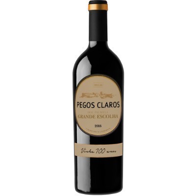 Garrafa de vinho tinto Pegos Claros 2015 com rótulo bege e texto preto