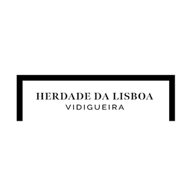 Logótipo preto 'HERDADE DA LISBOA VIDIGUEIRA' em fundo branco