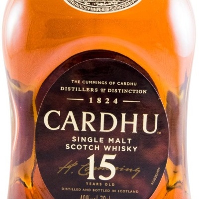 Garrafa de whisky Cardhu 15 anos com rótulo preto e dourado