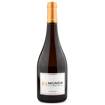 Garrafa de vinho MUNDA 2018 com rótulo branco e rolha laranja