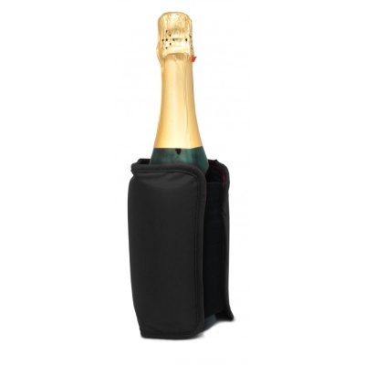 Garrafa de champanhe com capa isolante preta