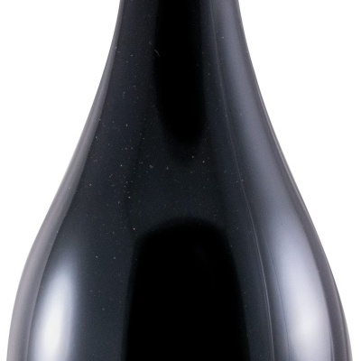 Garrafa de vinho tinto Quinta Nova reserva de 2020 com rótulo cinza e tampa branca.