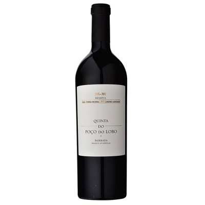 Garrafa de vinho tinto Quinta do Poço do Lobo com rótulo branco