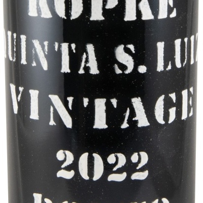 Frente de garrafa preta com texto branco impresso