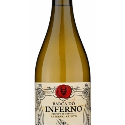 Garrafa de vinho branco Barca do Inferno com rótulo detalhado e tampa verde