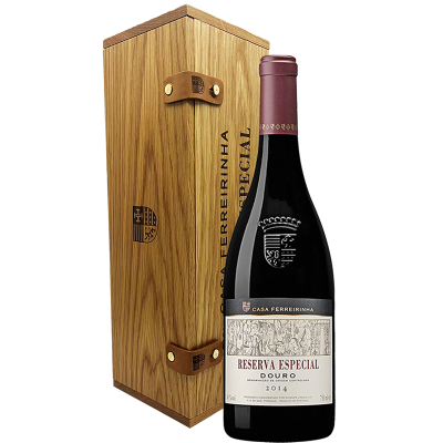 Garrafa de vinho Reserva Especial 2014 com caixa de madeira