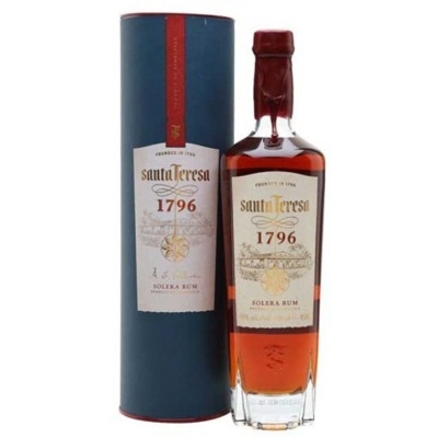 Garrafa de rum Santa Teresa 1796 com embalagem cilíndrica azul