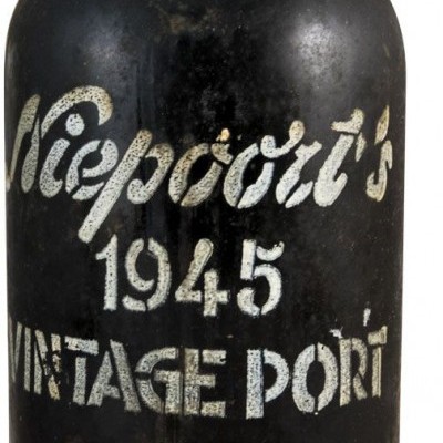 Garrafa preta envelhecida de vinho com texto branco Niepoort's 1945 VINTAGE PORT