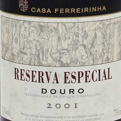 Garrafa de vinho reserva especial da Casa Ferreirinha