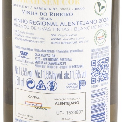 Etiqueta traseira de garrafa de vinho branco Vinha do Ribeiro Orada com informações de produção e teor alcoólico.