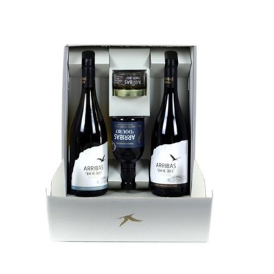 https://www.garrafeiradalvalade.com/product/conjunto-arribas-do-douro-tinto-e-branco-com-azeite-e-pasta-de-azeitona