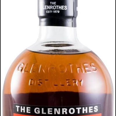 Garrafa de whisky The Glenrothes com rótulo vermelho e tampa preta