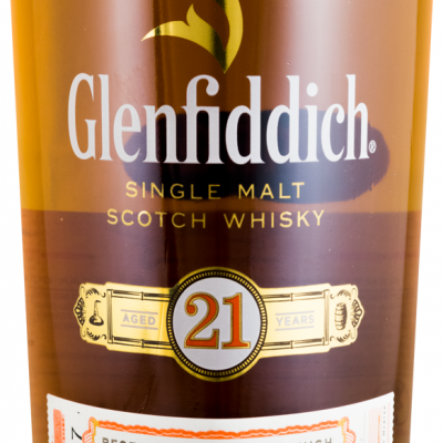 Garrafa de whisky Glenfiddich 21 anos com rótulo Reserva Rum Cask