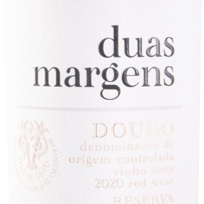 Rótulo branco de vinho tinto duas margens do Douro reserva 2020
