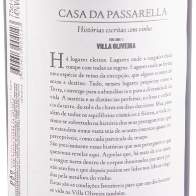 Rótulo de vinho Casa da Passarella com texto informativo em português