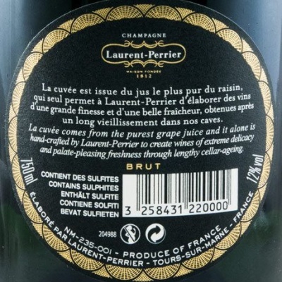 Etiqueta traseira de garrafa de champanhe Laurent-Perrier Brut com texto e código de barras