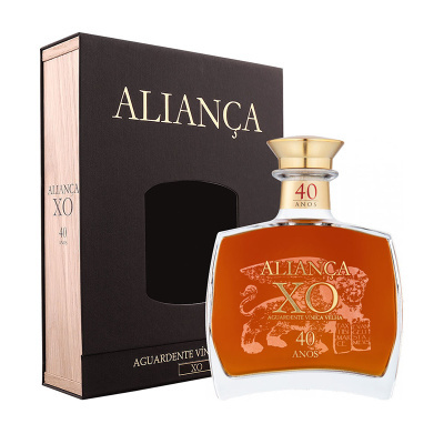 Garrafa de aguardente Aliança XO 40 anos com caixa preta