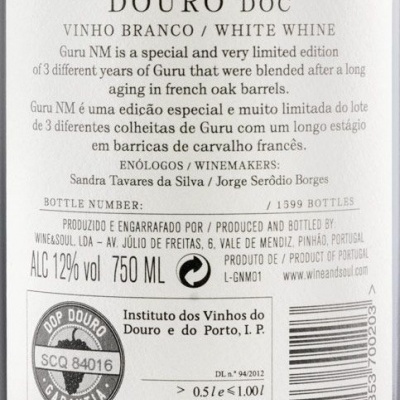 Rótulo de vinho branco Guru NM Douro DOC com informações do produto