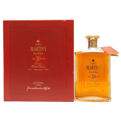 Garrafas de whisky James Martins Fine & Rare envelhecido 30 anos em embalagem vermelha e garrafas de vidro transparente