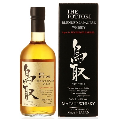 Garrafa de whisky japonês The Tottori com embalagem preta