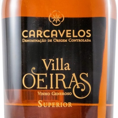 Rótulo preto de garrafa de vinho Carcavelos com texto dourado