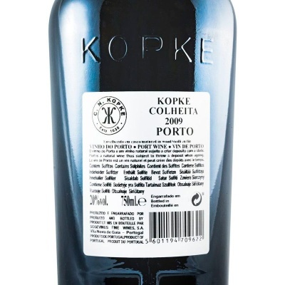 Garrafa de vinho do Porto KOPKE COLHEITA 2009 com rótulo branco e texto informativo