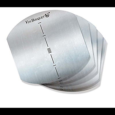 Conjunto de lâminas metálicas prateadas com texto e marcas de medição