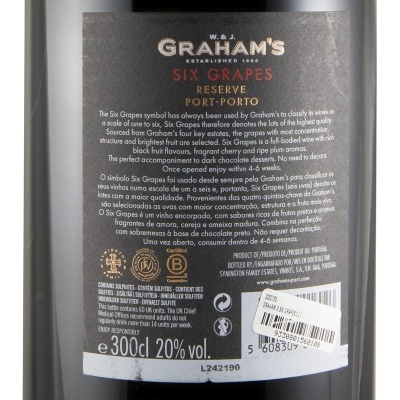 Rótulo preto de vinho do Porto Graham's Six Grapes Reserve com texto detalhado e código de barras