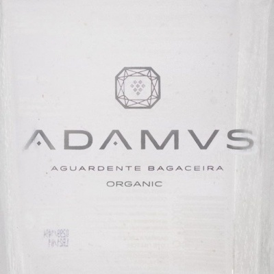 rótulo da garrafa de aguardente bagaceira Adamvs