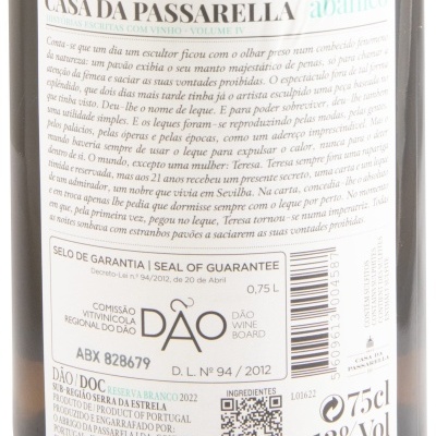 Etiqueta de vinho Casa da Passarella abano com texto descritivo e selo
