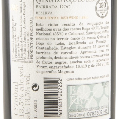 Garrafa de vinho tinto reserva Quinta do Poço do Lobo com rótulo detalhado em português