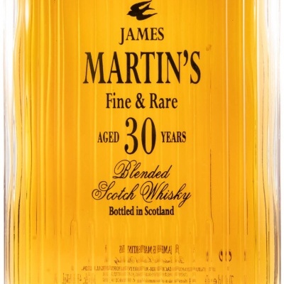 Garrafa de whisky Martin's Fine & Rare 30 anos com rótulo amarelo e texto preto