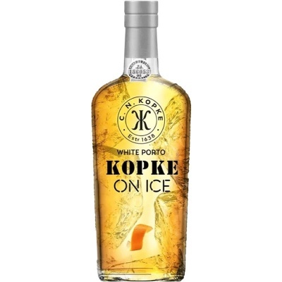 Garrafa de vinho branco do Porto Kopke on ice