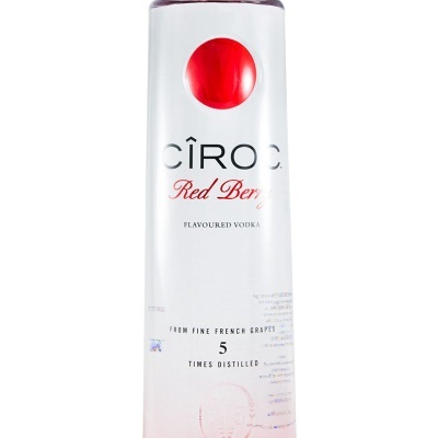 Garrafa de vodka CÎROC Red Berry com rótulo branco e círculo vermelho