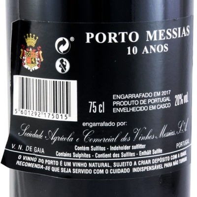 Etiqueta preta de vinho do Porto Messias 10 anos com texto branco e código de barras